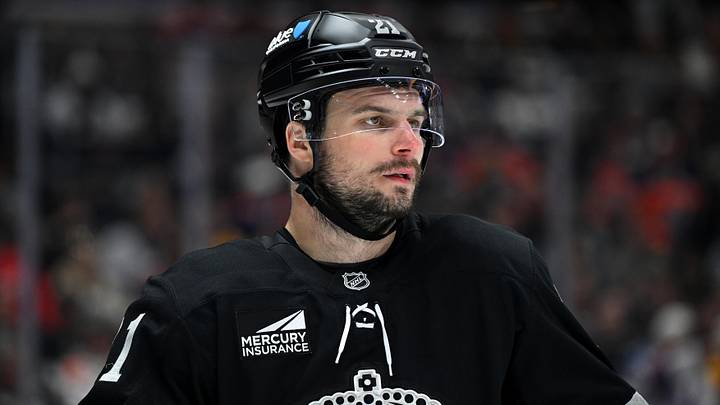 Apr 11, 2026; Los Angeles, California, USA; Los Angeles Kings center Scott Laughton (21) is seen on the ice during the third period against the Edmonton Oilers at Crypto.com Arena. Mandatory Credit: Griffin Hooper-Imagn Images