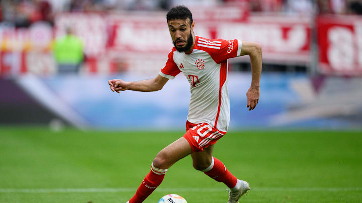 Noussair Mazraoui wird von den eigenen Fans heftig kritisiert