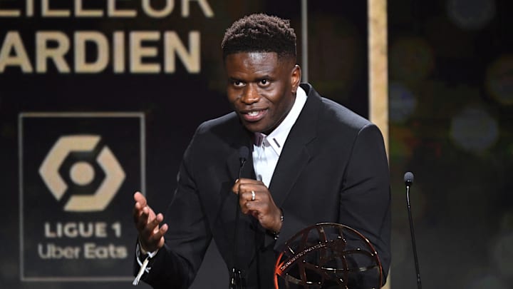 Samba a envoyé un tacle glissé à Vercoutre