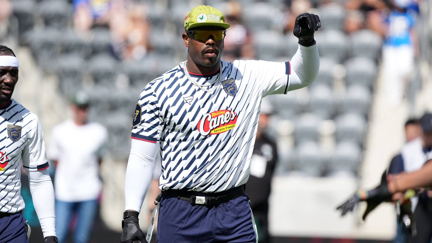 Von Miller Rolled Out of Bed & Impressed in First Team Reps at Cowboys Training Camp