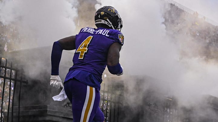 It'd be in the Philadelphia Eagles' best interest to sign free-agent DE Jason Pierre-Paul, who announced he's ready to sign with a contender. 