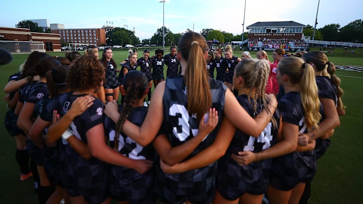 No. 15 Mississippi State's soccer team huddles before the start of their season-opening game against Baylor on Thursday in Starkville.