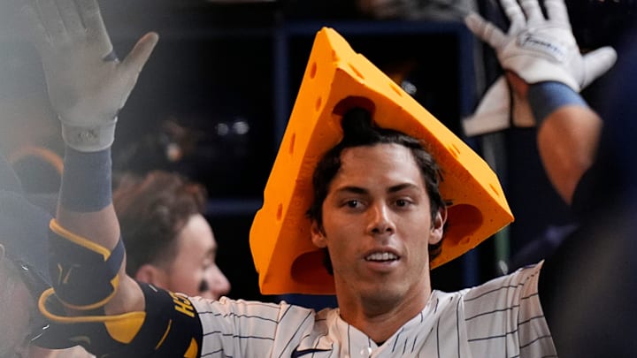 Milwaukee Brewers left fielder Christian Yelich (22) celebrates his homer to left on a 2-1 count