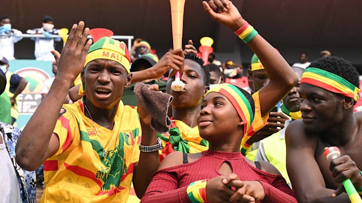 Twitter s'enflamme après l'arbitrage de Tunisie - Mali Twitter s'enflamme après l'arbitrage de Tunisie - Mali