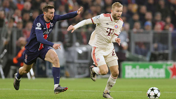 Konrad Laimer carrying the ball forwards against PSG 