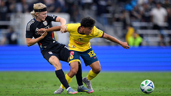 El noruego Heine Bruseth marca de cerca a Diego Arraiga