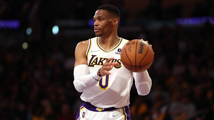 Russell Westbrook podría perder su puesto como titular en Lakers 