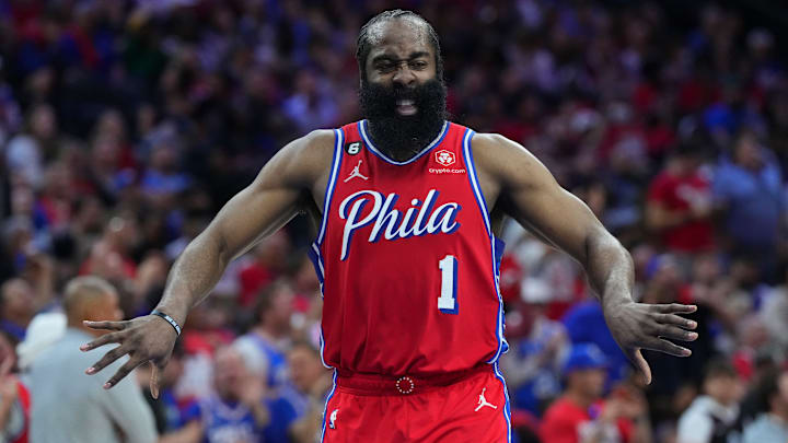 James Harden lleva temporada y media jugando para los 76ers 