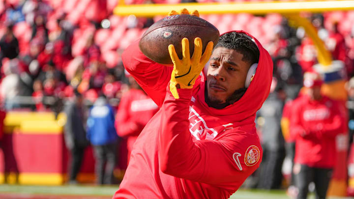Nov 29, 2024; Kansas City, Missouri, USA; Kansas City Chiefs running back Isiah Pacheco (10) warms up against the Las Vegas Raiders prior to a game at GEHA Field at Arrowhead Stadium. Mandatory Credit: Denny Medley-Imagn Images