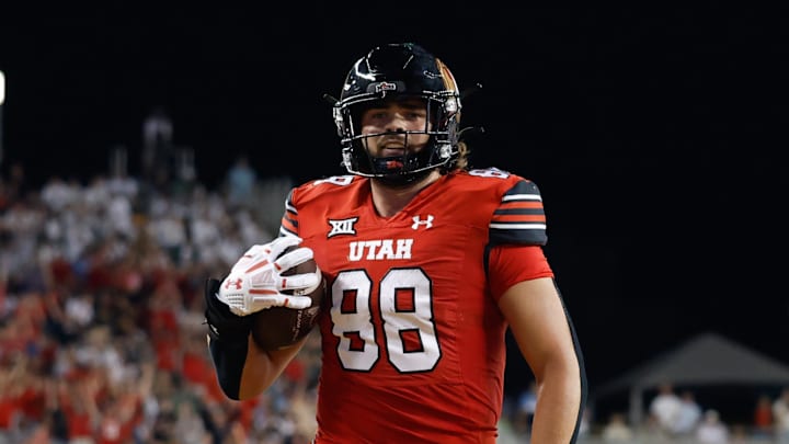 Utah Utes tight end Dallen Bentley (88) finished second on the team in receptions (42) and receiving yards (514). Utah Utes tight end Dallen Bentley (88) finished second on the team in receptions (42) and receiving yards (514).