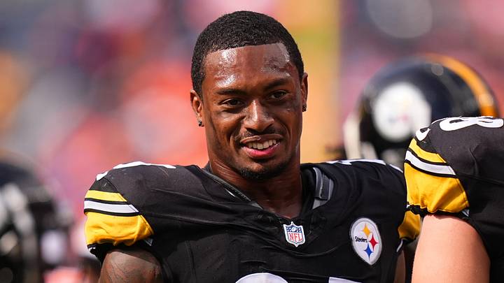 Sep 15, 2024; Denver, Colorado, USA; Pittsburgh Steelers safety DeShon Elliott (25) during the first quarter against the Denver Broncos at Empower Field at Mile High. Mandatory Credit: Ron Chenoy-Imagn Images Sep 15, 2024; Denver, Colorado, USA; Pittsburgh Steelers safety DeShon Elliott (25) during the first quarter against the Denver Broncos at Empower Field at Mile High. Mandatory Credit: Ron Chenoy-Imagn Images