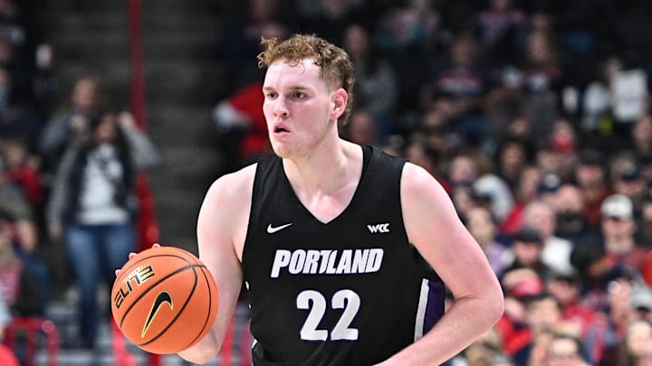 Portland Pilots forward Austin Rapp (22) committed to the Wisconsin Badgers out of the transfer portal.