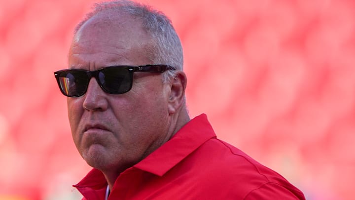 Aug 22, 2025; Kansas City, Missouri, USA; Kansas City Chiefs assistant head coach Dave Toub walks on field against the Chicago Bears prior to a game at GEHA Field at Arrowhead Stadium. Mandatory Credit: Denny Medley-Imagn Images Aug 22, 2025; Kansas City, Missouri, USA; Kansas City Chiefs assistant head coach Dave Toub walks on field against the Chicago Bears prior to a game at GEHA Field at Arrowhead Stadium. Mandatory Credit: Denny Medley-Imagn Images