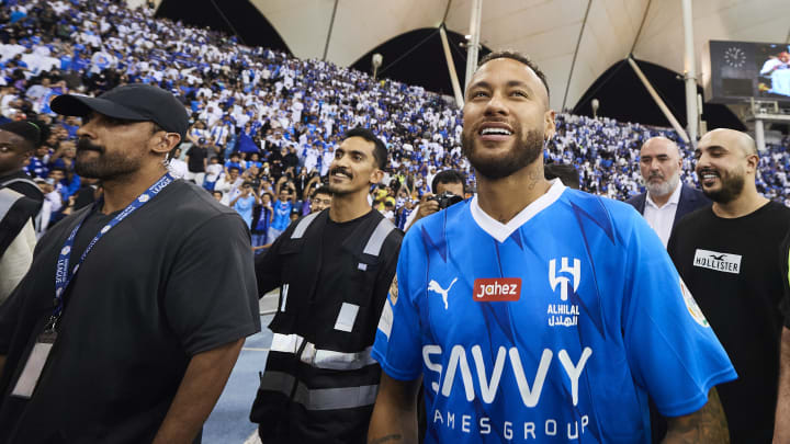 Estrela do Al-Hilal, Neymar é um dos jogadores mais bem pagos do planeta. 