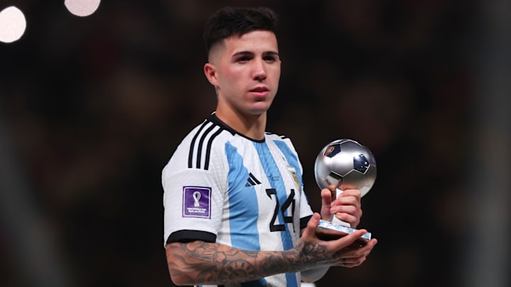 Campeão do Mundo com a Argentina, Enzo Fernández pode deixar o Benfica em breve