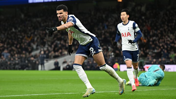 Tottenham entra em campo diante do Rangers