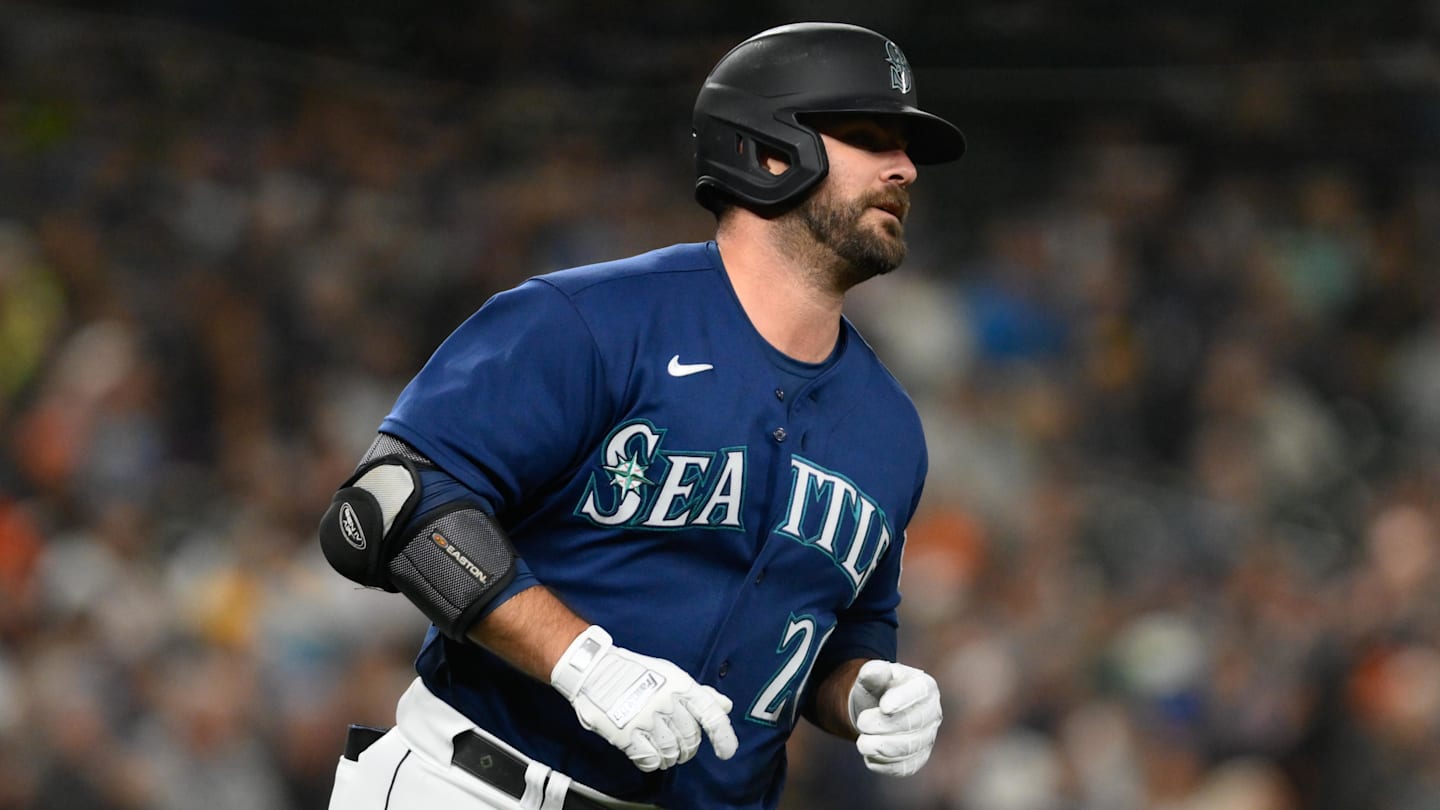 Former Mariners Slugger Lands Surprising New Role With Rays