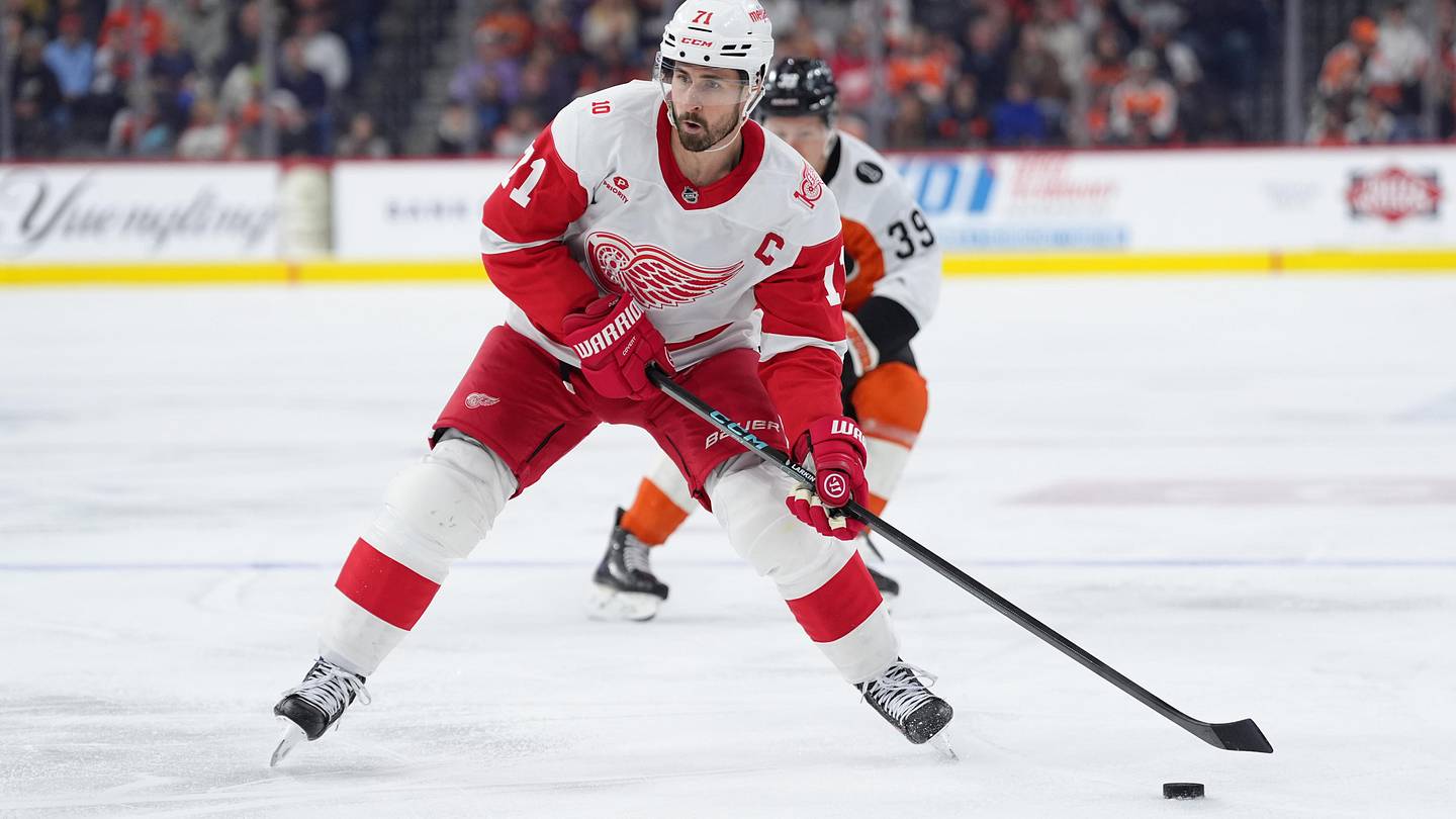 Dylan Larkin’s trade request gives Blackhawks a rare opportunity