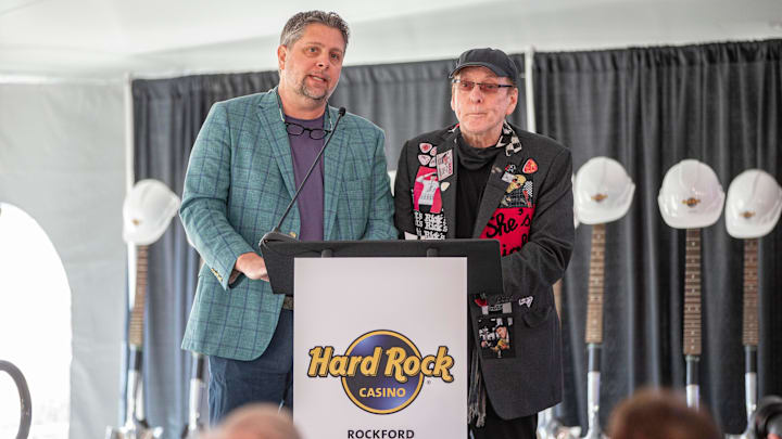 Geno Iafrate, president of Hard Rock Casino Rockford, and Rick Nielsen of Cheap Trick address the