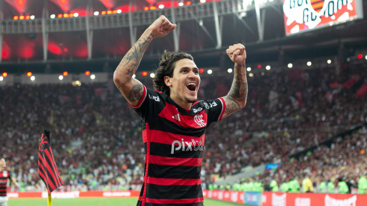 Pedro volta a liderar o ataque do Flamengo.