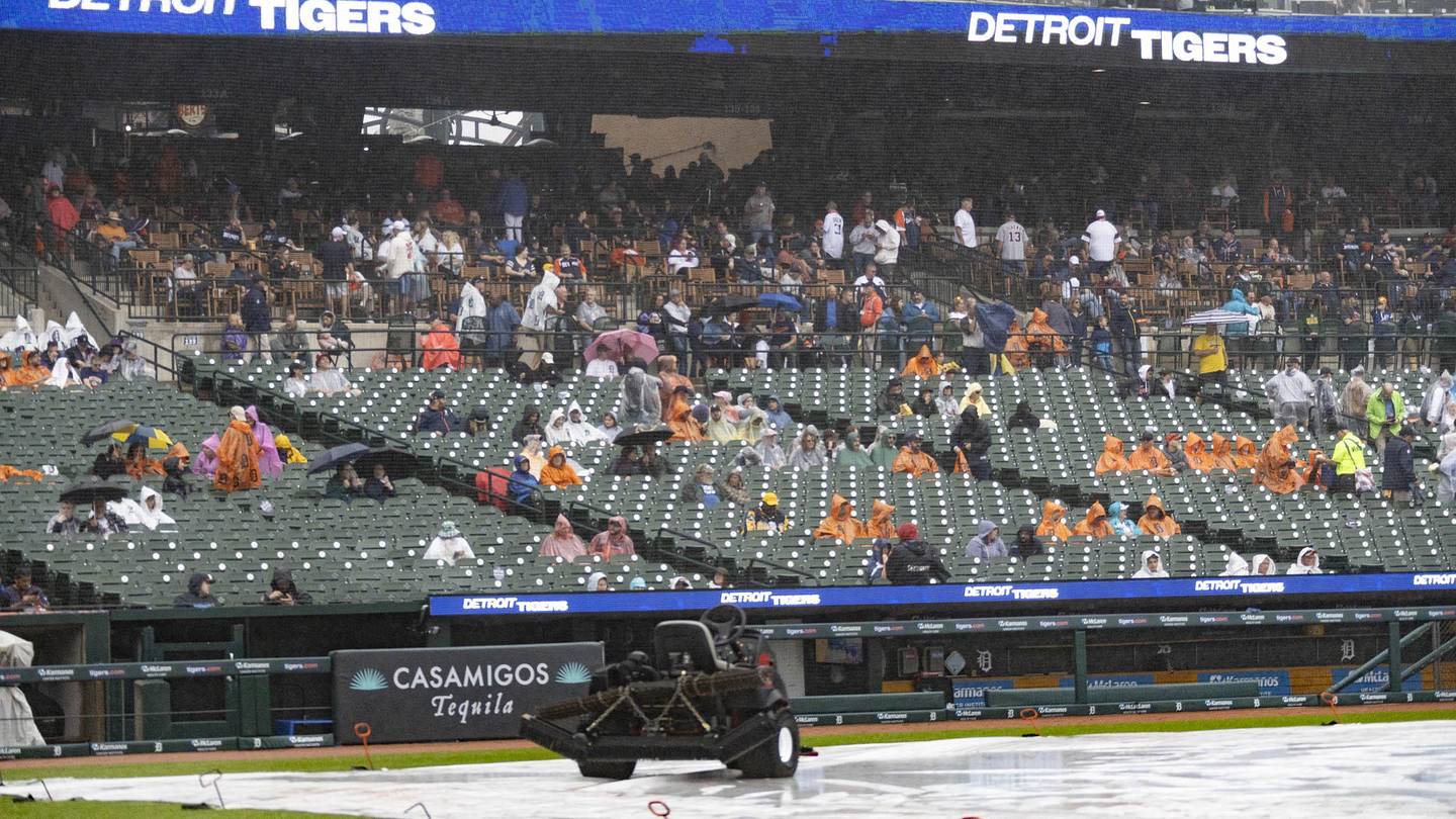 Pirates vs. Tigers Beginning in Rain Delay