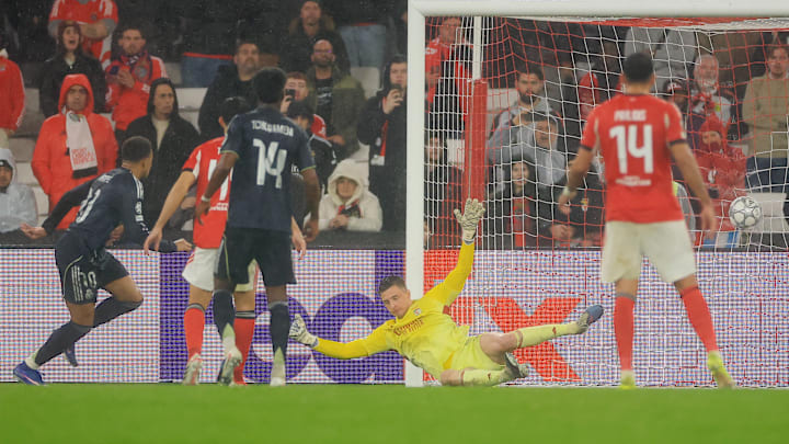 FBL-EUR-C1-BENFICA-REAL MADRID