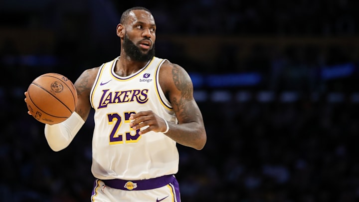 Phil Jackson reconoce que LeBron James también se ha convertido en un referente dentro de los Lakers
