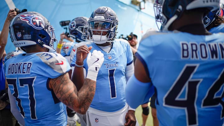 Tennessee Titans quarterback Cam Ward (1)