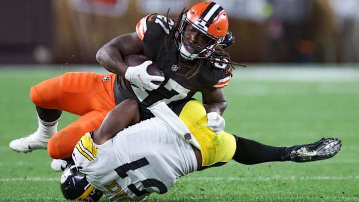 Pittsburgh Steelers v Cleveland Browns