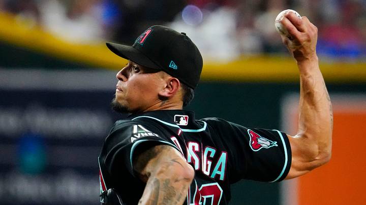 Arizona Diamondbacks pitcher Jonathan Loaisiga (43) pitches in relief against the Los Angeles Dodgers during a game at Chase Field in Phoenix on Aug. 8, 2026.