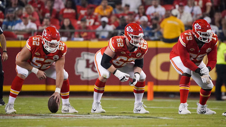 Kansas City Chiefs center Creed Humphrey (52) and guard Joe Thuney
