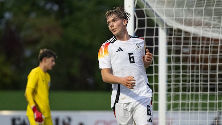 U17 Germany v U17 Luxembourg - UEFA Under17 EURO Qualifier