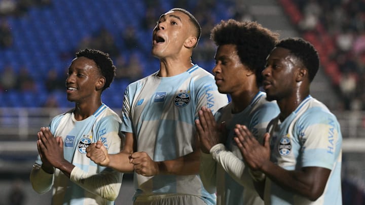 Grêmio mandou na partida contra o Riestra