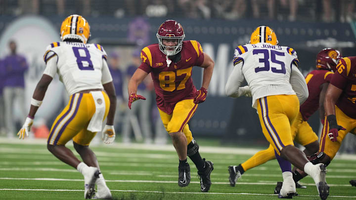Sep 1, 2024; Paradise, Nevada, USA; Southern California Trojans tight end Lake McRee (87) against the LSU Tigers at Allegiant Stadium. Mandatory Credit: Kirby Lee-Imagn Images Sep 1, 2024; Paradise, Nevada, USA; Southern California Trojans tight end Lake McRee (87) against the LSU Tigers at Allegiant Stadium. Mandatory Credit: Kirby Lee-Imagn Images