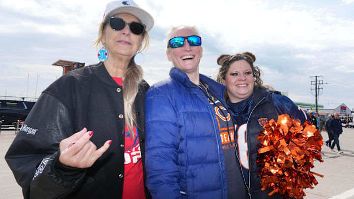 No need for coats at Lambeau Field when the Bears play there on this mock schedule.