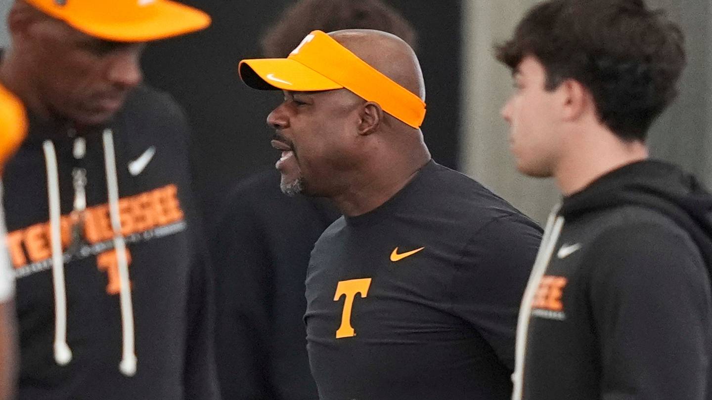 Derek Jones Grades Tennessee Football's Defensive Backs Following First Two Wins