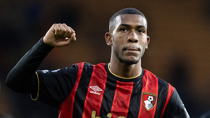 Ex-Vasco, Rayan brilhou no duelo entre brasileiros