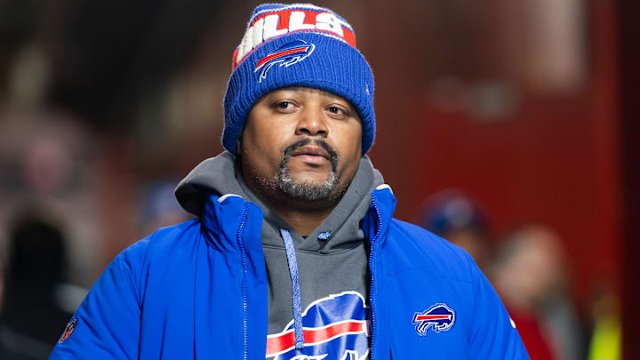 Jan 26, 2025; Kansas City, MO, USA; Buffalo Bills quarterbacks coach Ronald Curry against the Kansas City Chiefs during the AFC Championship game at GEHA Field at Arrowhead Stadium. Mandatory Credit: Mark J. Rebilas-Imagn Images Jan 26, 2025; Kansas City, MO, USA; Buffalo Bills quarterbacks coach Ronald Curry against the Kansas City Chiefs during the AFC Championship game at GEHA Field at Arrowhead Stadium. Mandatory Credit: Mark J. Rebilas-Imagn Images