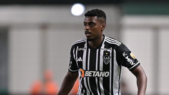 Defensor deve treinar normalmente nesta quinta-feira (28)