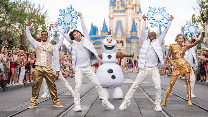 DISNEY PARKS MAGICAL CHRISTMAS DAY PARADE - Hosted by Julianne Hough and Alfonso Ribeiro, “Disney Parks Magical Christmas Day Parade” returns Christmas morning with its annual parade, endearing stories, and magical performances from Walt Disney World Resort in Florida; Disneyland Resort in California; Aulani, a Disney Resort & Spa in Ko’Olina, Hawaiʻi; and Disney Lookout Cay at Lighthouse Point in the Bahamas. WEDNESDAY, DEC. 25 (10:00 a.m. EST) on ABC and (11:00 a.m. EST) on Disney+.