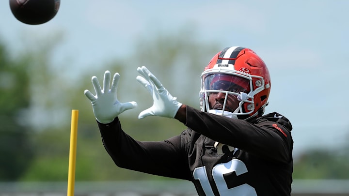 Cleveland Browns wide receiver Diontae Johnson (16) looks to catch a pass during practice at NFL minicamp, Tuesday, June 10, 2025, in Berea, Ohio. [Jeff Lange/Beacon Journal]
