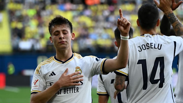 TOPSHOT-FBL-ESP-LIGA-VILLARREAL-REAL MADRID