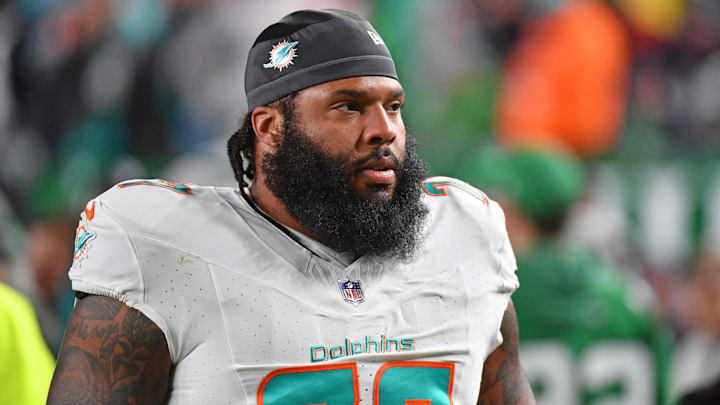 Oct 22, 2023; Philadelphia, Pennsylvania, USA; Miami Dolphins offensive tackle Isaiah Wynn (77)
