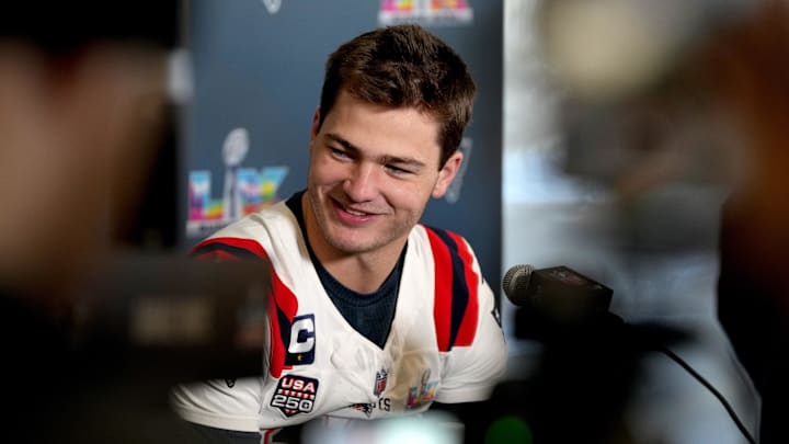 New England Patriots quarterback Drake Maye (10).