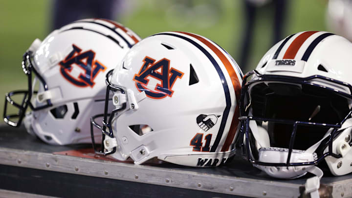 The Auburn Tigers made a strong impression on an offensive line recruit with impressive offers.