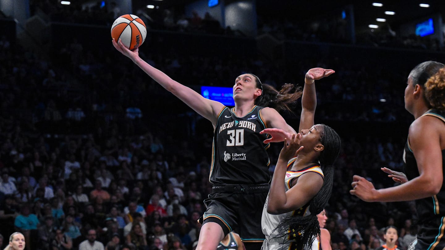 Breanna Stewart Avoids Major Injury, Liberty Fall to Sparks