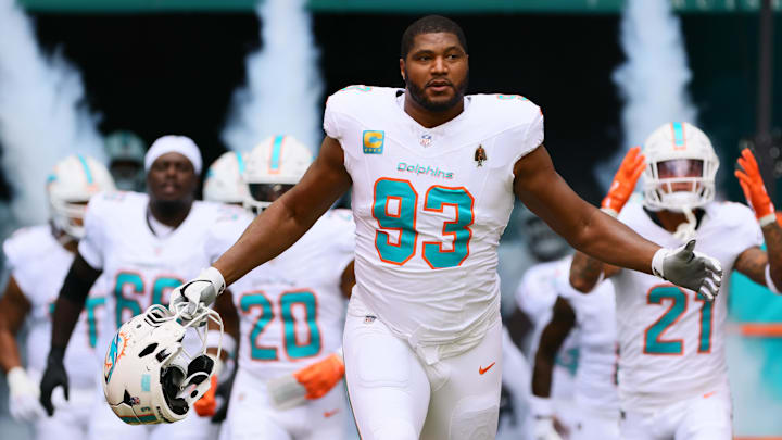 Oct 27, 2024; Miami Gardens, Florida, USA; Miami Dolphins defensive tackle Calais Campbell (93) enters the field before the game against the Arizona Cardinals at Hard Rock Stadium. Mandatory Credit: Sam Navarro-Imagn Images Oct 27, 2024; Miami Gardens, Florida, USA; Miami Dolphins defensive tackle Calais Campbell (93) enters the field before the game against the Arizona Cardinals at Hard Rock Stadium. Mandatory Credit: Sam Navarro-Imagn Images