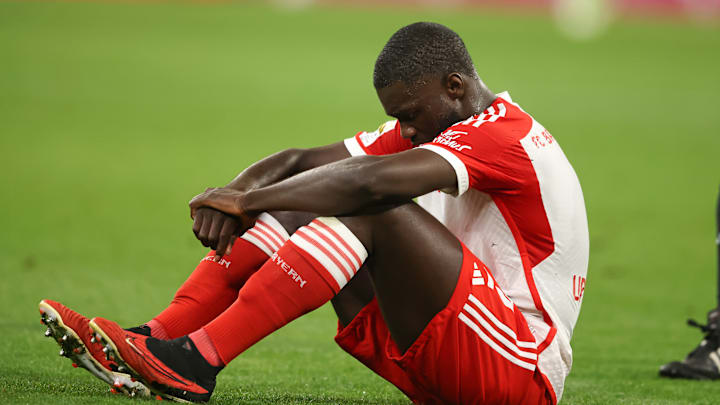 Dayot Upamecano musste zur Pause verletzt raus