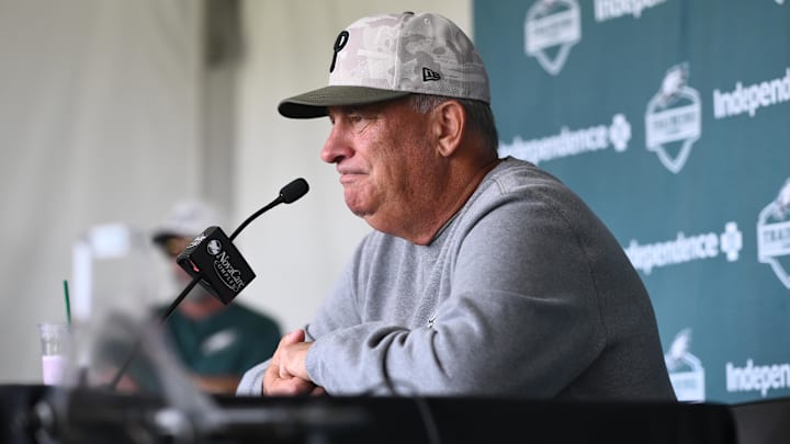 Philadelphia Eagles defensive coordinator Vic Fangio Philadelphia Eagles defensive coordinator Vic Fangio