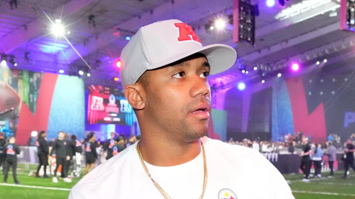 Jan 30, 2025; Orlando, FL, USA; AFC quarterback Russell Wilson (3) of the Pittsburgh Steelers during the Pro Bowl Skills Challenge at Nicholson Fieldhouse. Mandatory Credit: Kirby Lee-Imagn Images